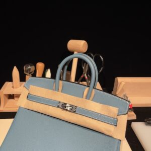 25 30 35 Fashion Classic Handmade Cowhide Bag