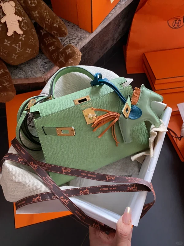 19cm Classic Bags