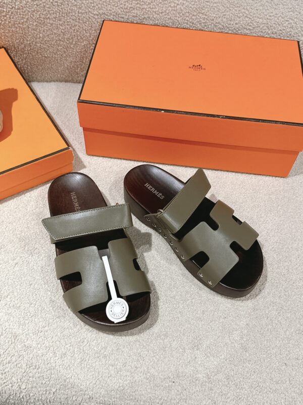 Classic Clogs Leather Sandals