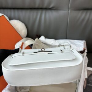 Classic Leather Shoulder Bag