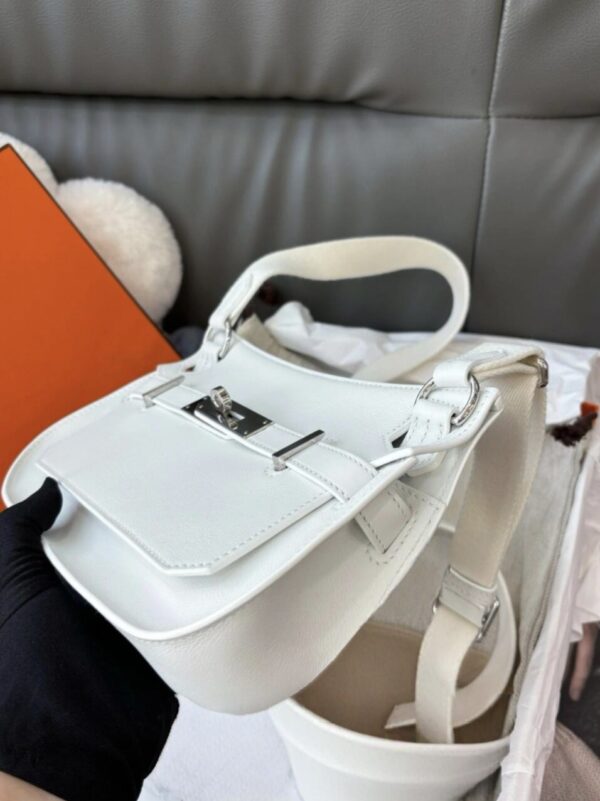Classic Leather Shoulder Bag