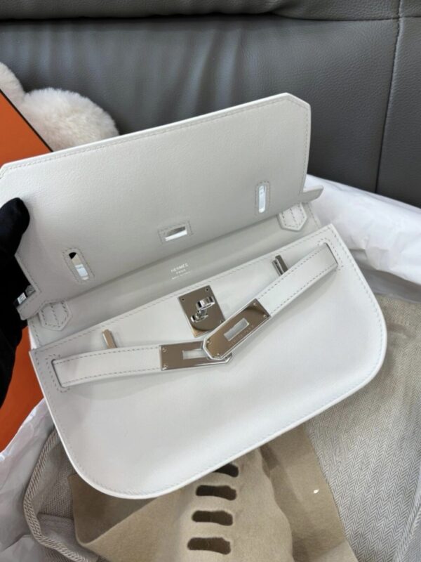 Classic Leather Shoulder Bag