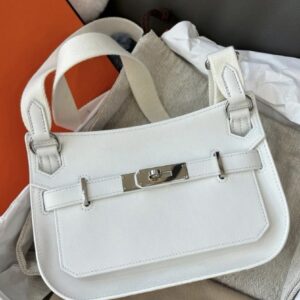 Classic Leather Shoulder Bag