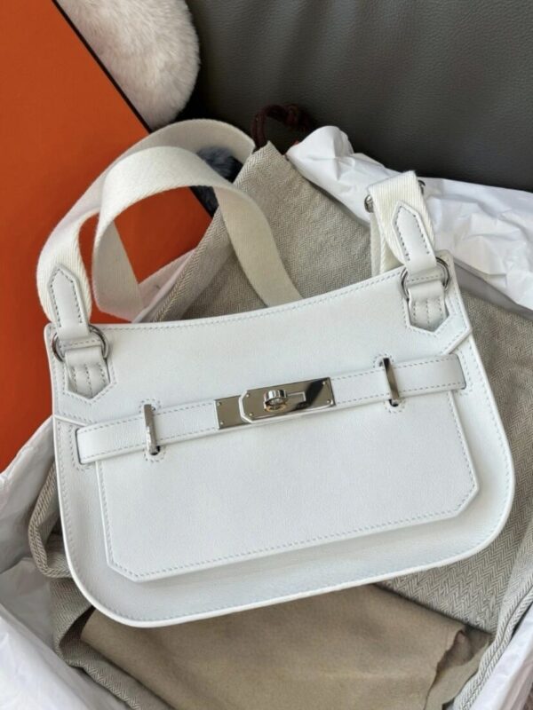 Classic Leather Shoulder Bag
