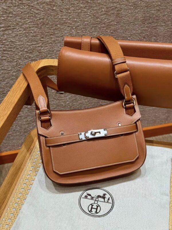 Classic Leather Shoulder Bag