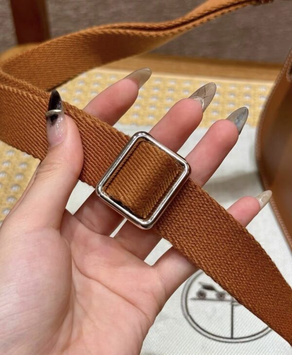 Classic Leather Shoulder Bag