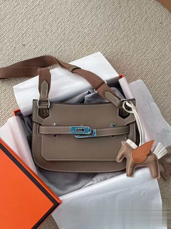 Classic Leather Shoulder Bag