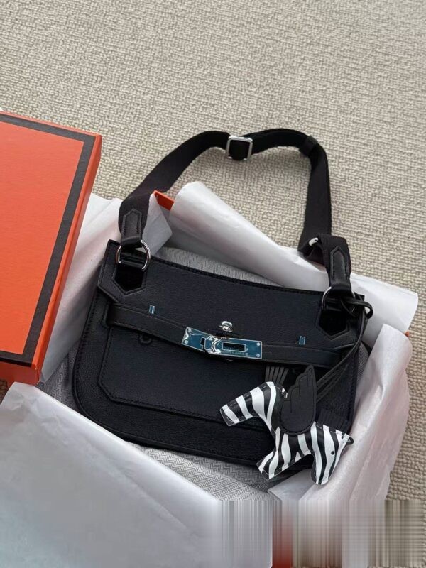 Classic Leather Shoulder Bag