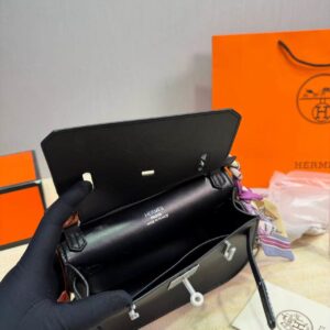 Classic Leather Shoulder Bag