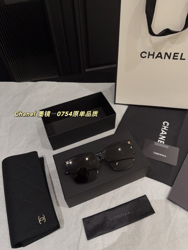 0754 Chain Temple Sunglasses