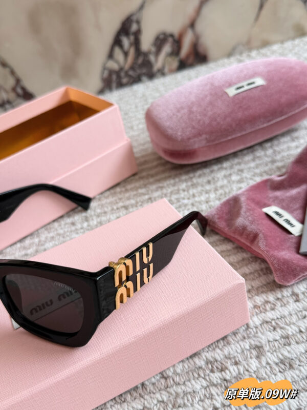 11W Statement Sunglasses