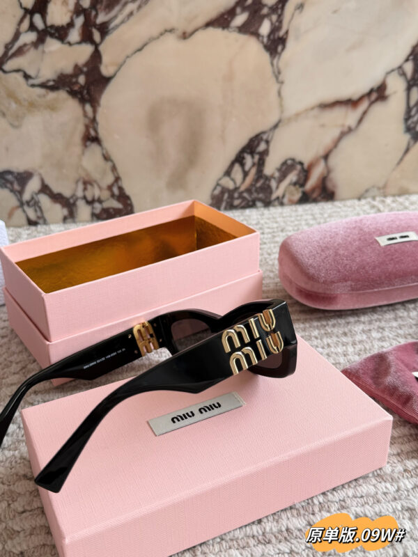 11W Statement Sunglasses
