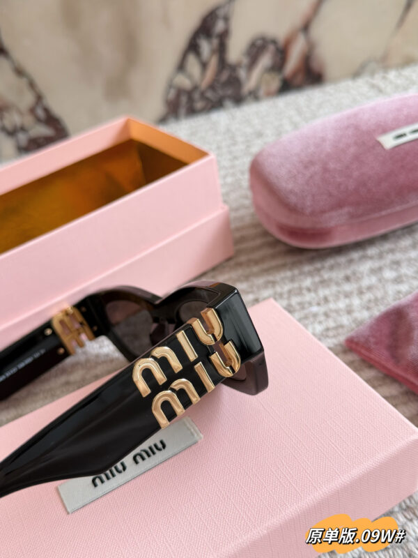 11W Statement Sunglasses