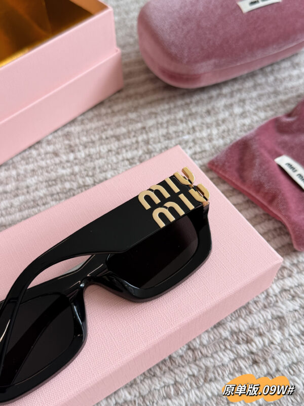 11W Statement Sunglasses