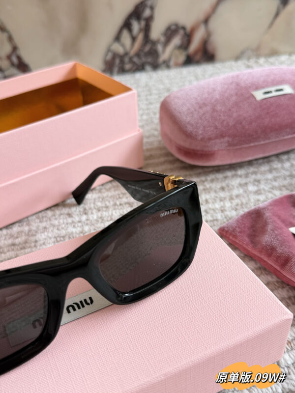 11W Statement Sunglasses