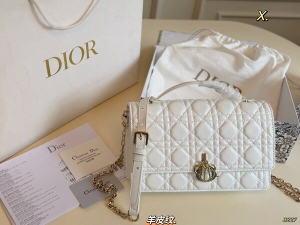 24cm Quilted Chain Handle Bag