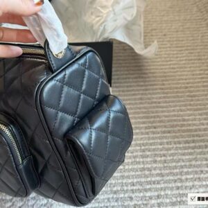 Black Quilted Vanity Shoulder Bag - image 3