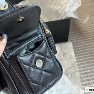 Black Quilted Vanity Shoulder Bag - image 4