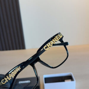 Elegant Chain Temple Sunglasses