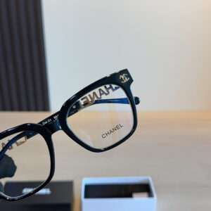 Elegant Chain Temple Sunglasses
