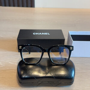 Elegant Chain Temple Sunglasses