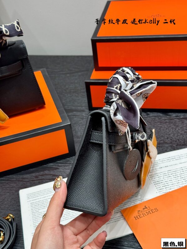 Mini Kelly II Leather Bag - Black