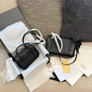 Preppy Coco Leather Shoulder Bag - Black