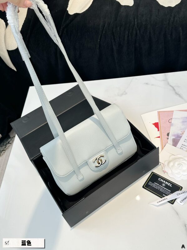 Preppy Coco Leather Shoulder Bag - Blue