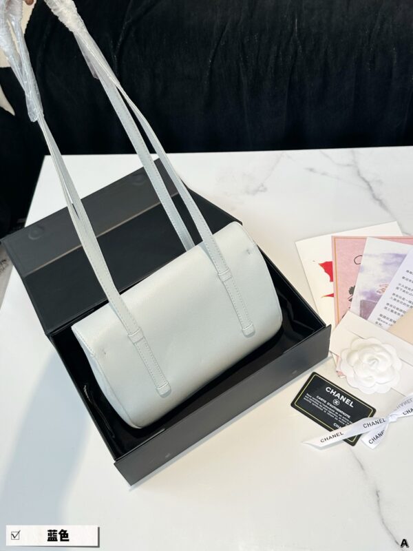 Preppy Coco Leather Shoulder Bag - Blue