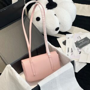 Preppy Coco Leather Shoulder Bag - Pink