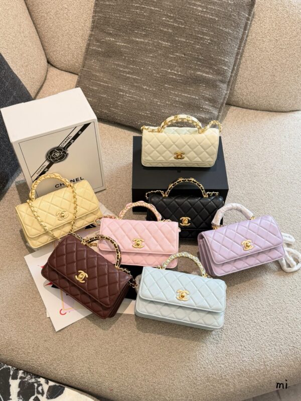 Quilted Top Handle Accordion Bag - Group