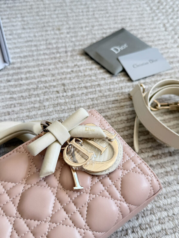 Two-Tone Quilted Bow Top Handle Bag