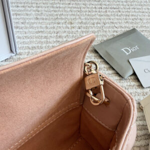 Two-Tone Quilted Bow Top Handle Bag