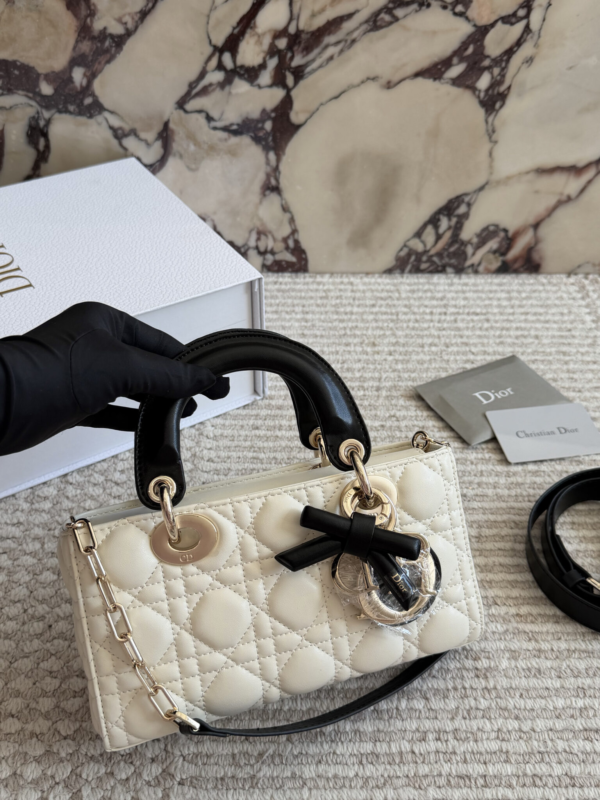 Two-Tone Quilted Bow Top Handle Bag - White
