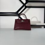 Kelly 19cm Rouge H / Bordeaux Epsom leather Silver hardware+ - ⁠green sandals +3  ⁠H bracelets