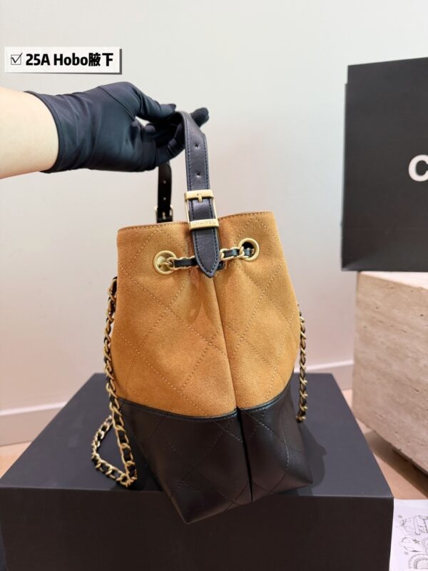 Two-Tone Suede Hobo Shoulder Bag - Camel / Black