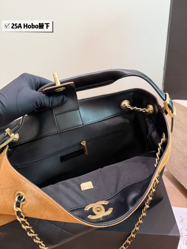 Two-Tone Suede Hobo Shoulder Bag - Camel / Black