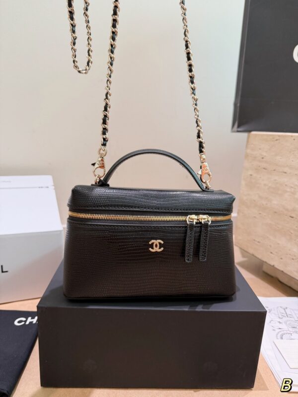 Black Textured Leather Vanity Case Bag - Black